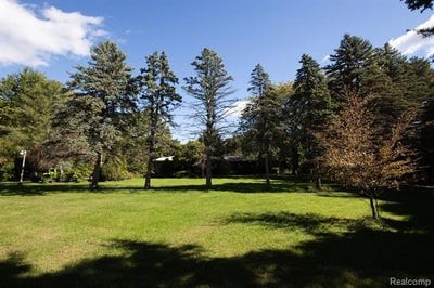 /international/us/575-s-hemlock-road-richland-twp-mi-110119964544/