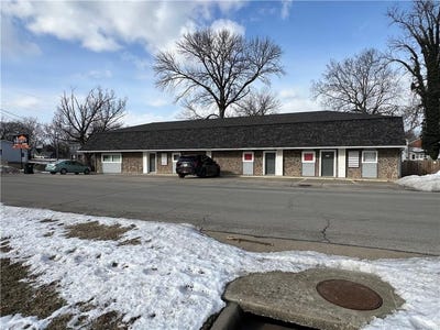 /international/us/501-505-n-holden-street-warrensburg-mo-110108361088/
