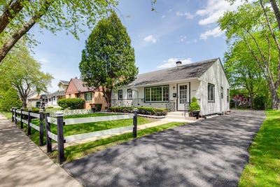 /international/us/1009-westmoreland-avenue-waukegan-il-110108193081/