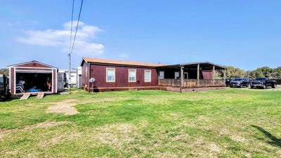 /international/us/1801-myrtle-st-rockport-tx-110098463548/