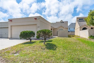 /international/us/135-santa-fe-drive-rockport-tx-110106851682/