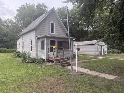 /international/us/131-n-valley-street-osceola-ne-110108955457/