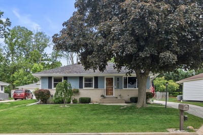 /international/us/8120-w-norwich-ave-greenfield-wi-110100453070/