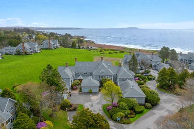 /international/us/31-atlantic-drive-scarborough-me-110108173608/