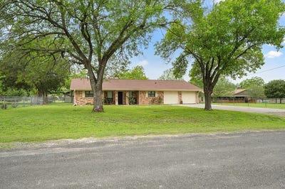 /international/us/130-elm-street-flatonia-tx-110105078616/