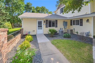 /international/us/7666-13th-street-n-oakdale-mn-110100624654/