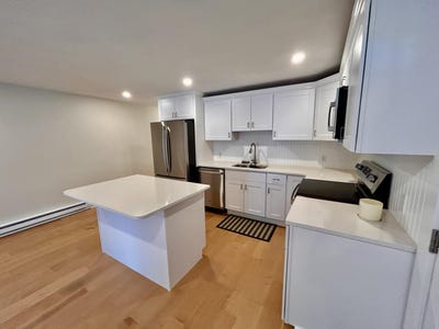 /international/us/70-cape-drive-mashpee-ma-110108885336/