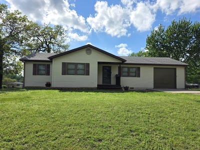 /international/us/106-s-vernon-street-el-dorado-springs-mo-110107436628/
