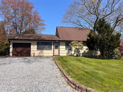 /international/us/27-w-tiana-road-hampton-bays-ny-110107824315/
