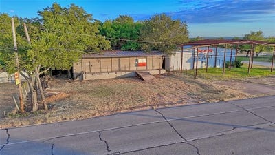 /international/us/707-w-highway-82-nocona-tx-110101459551/