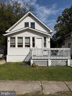 /international/us/21-holly-street-clementon-nj-110110150049/