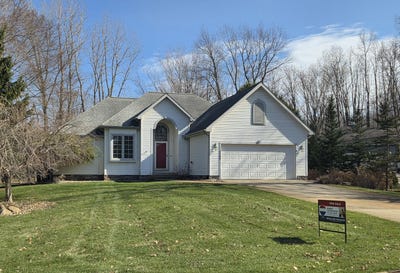 /international/us/2205-lake-wood-drive-jackson-mi-110107870209/