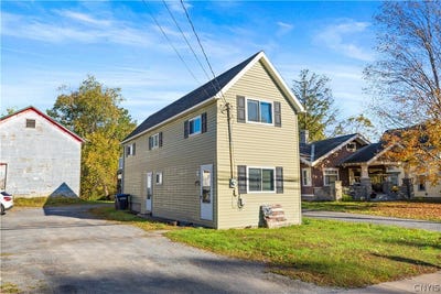 /international/us/6821-mcalpine-street-lyons-falls-ny-110106955057/