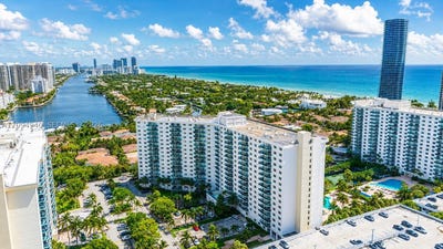 /international/us/19380-collins-ave-sunny-isles-beach-fl-110110331965/