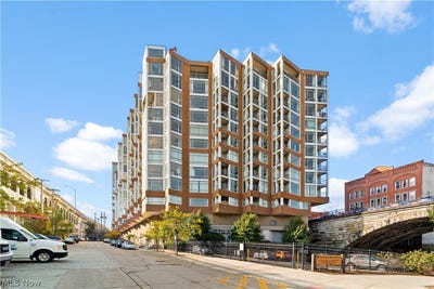 /international/us/2222-detroit-avenue-cleveland-oh-110106531612/