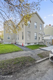 /international/us/100-3rd-street-waterford-ny-110101121056/