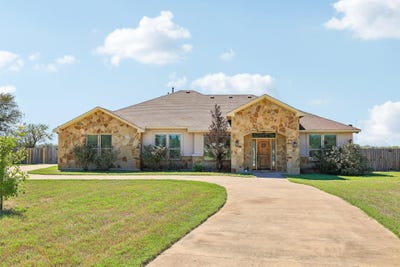 /international/us/106-eland-ave-bastrop-tx-110120158049/