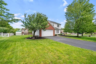 /international/us/1970-twin-flower-circle-grove-city-oh-110099602510/