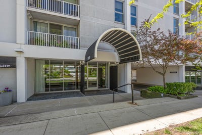 /international/us/1625-sheridan-road-wilmette-il-110108058737/