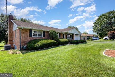 /international/us/215-margate-road-york-pa-110101196914/