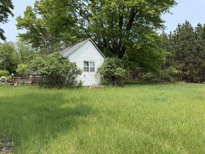 /international/us/6187-n-oak-avenue-white-cloud-mi-110100158220/