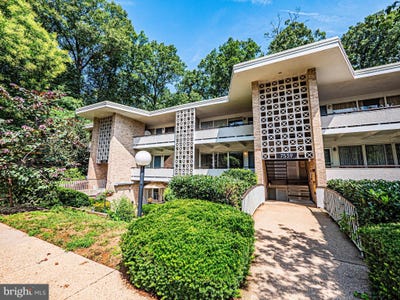 /international/us/7539-spring-lake-drive-bethesda-md-110102032893/
