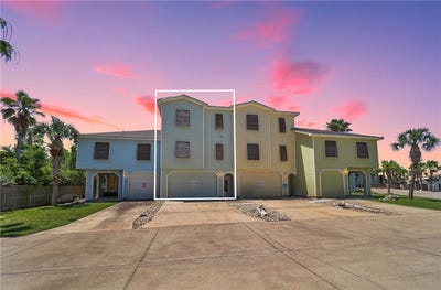 /international/us/247-w-roberts-avenue-port-aransas-tx-110108206048/