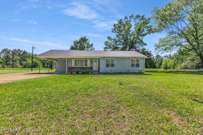 /international/us/321-panola-avenue-batesville-ms-110107440727/