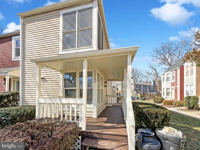 /international/us/11184-silentwood-lane-reston-va-110097740101/