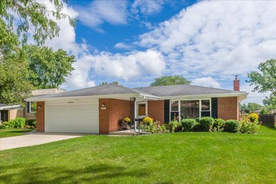 /international/us/913-s-lancaster-street-mount-prospect-il-110110334305/