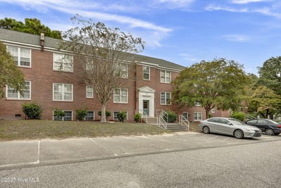 /international/us/2940-oleander-drive-wilmington-nc-110103295795/