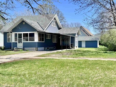 /international/us/1221-12th-st-onawa-ia-110106469422/
