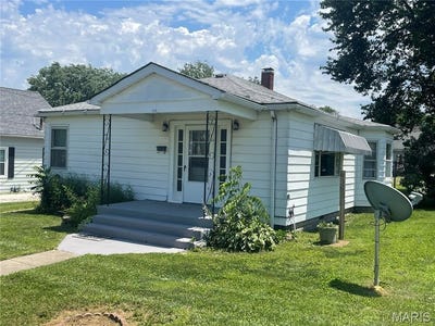 /international/us/208-e-exchange-street-jerseyville-il-110108985595/