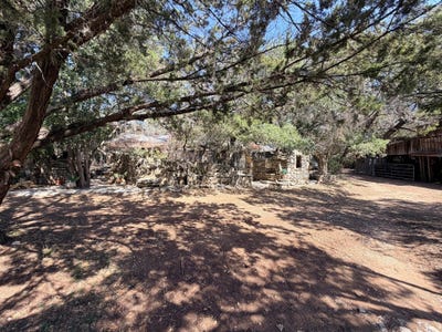 /international/us/207-hub-dr-wimberley-tx-110107439227/
