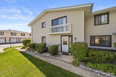 /international/us/131-fairlane-court-bloomingdale-il-110119623012/