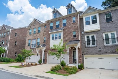/international/us/3177-clairebrooke-avenue-atlanta-ga-110100772591/
