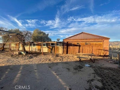 /international/us/4595-barbara-lane-29-palms-ca-110098188073/