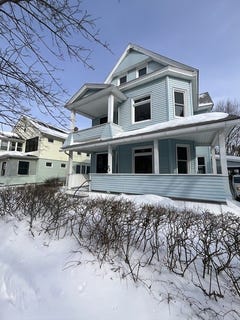 /international/us/25-malden-st-springfield-ma-110106366546/