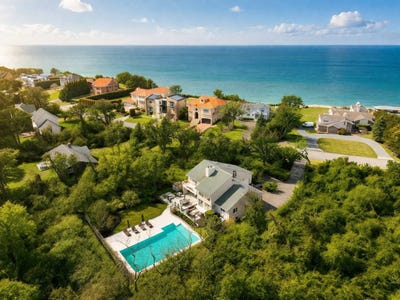 /international/us/785-the-strand-east-marion-ny-110106678233/