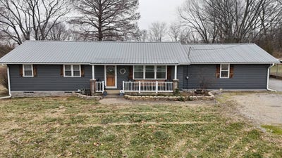 /international/us/1312-s-1st-st-fairfield-il-110097153874/
