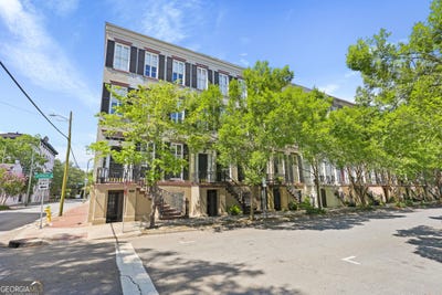 /international/us/103-w-gordon-savannah-ga-110100687674/