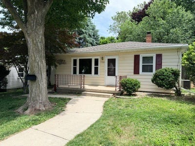 /international/us/1309-eastholme-avenue-bloomington-il-110108552282/