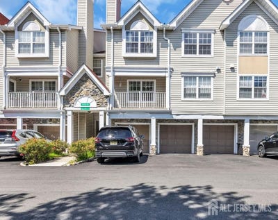 /international/us/273-prestwick-way-edison-nj-110108851371/