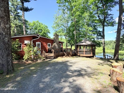 /international/us/117-kleinhans-pond-road-hawley-pa-110108945220/