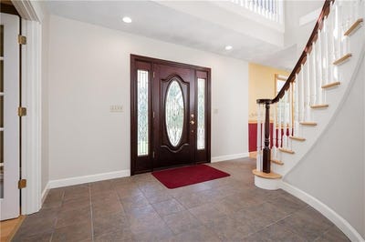 /international/us/825-woonsocket-hill-road-north-smithfield-ri-110100153196/?lang=id