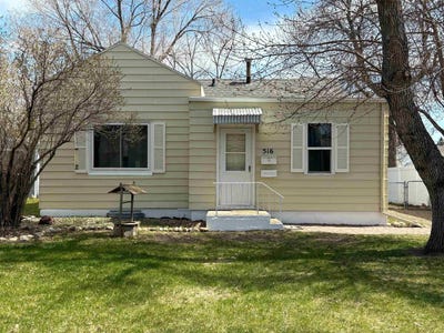 /international/us/516-22nd-st-nw-minot-nd-110107775501/