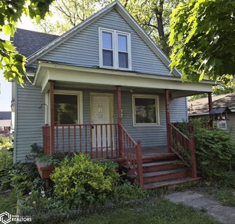 /international/us/304-s-iowa-avenue-eagle-grove-ia-110105328804/