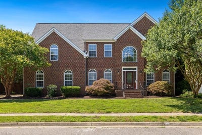 /international/us/308-turnstone-drive-suffolk-va-110109243971/