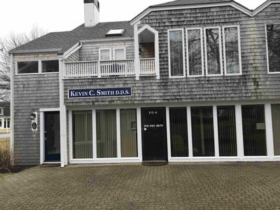 /international/us/212-orleans-road-north-chatham-ma-110100149126/