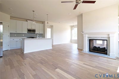/international/us/02-canoe-pointe-loop-chesterfield-va-110110390723/